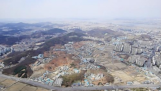 연내 2만 가구 분양을 앞둔 2기 신도시가 위례를 제외하고 분양 성공을 낙관할 수 없다는 전망이 나오자 건설업계가 긴장하고 있다. 사진은 인천 검단신도시 전경<연합뉴스>